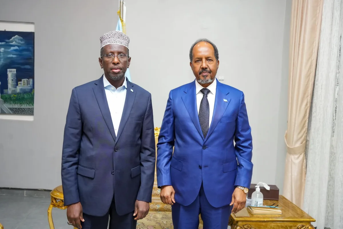 Madaxweyne Xasan Sheekh oo indhaha ku haya dhaqdhaqaaqyada Sheekh Shariif.