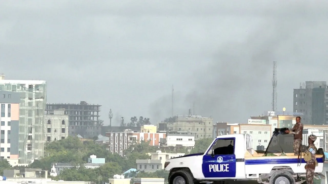 Sawir war oo la xiriira Dowladda Somalia oo u hanjabtey ciidamada mucaaradka.