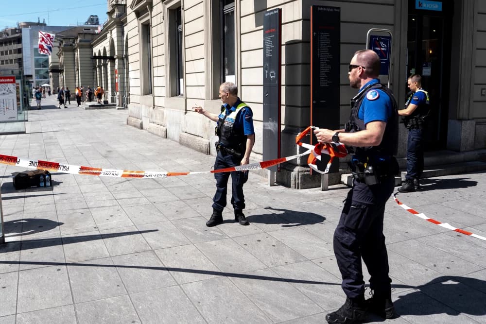 Qof Mindi ku hubeysan oo 3 ruux ku dhaawacay dalka Switzerland