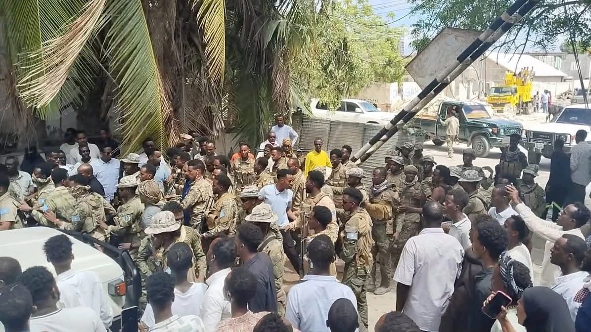 Khayre oo ka guuray xaafada Baramuudo iyo madaxweyne Xasan oo goordhow hadlaya