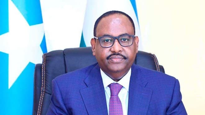 Sawir war oo la xiriira Madaxweyne Deni oo ka hadlay xiisada dagaal ee Muqdisho