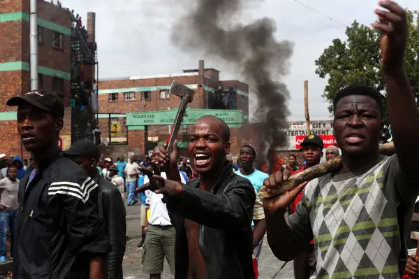 Sawir war oo la xiriira Tiro Muwaadiniin u dhashay dalka Mozambique oo Lagu Dilay Koonfur Afrika