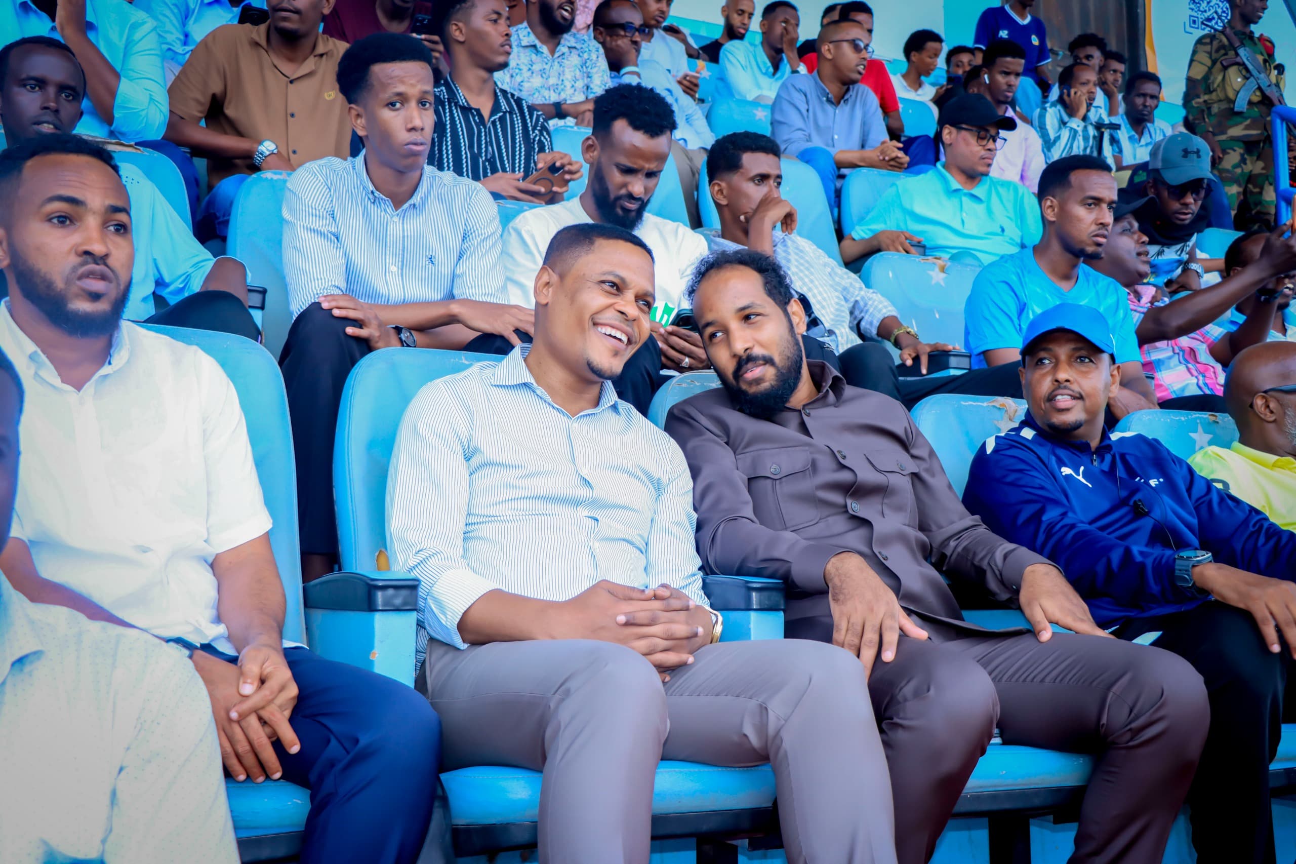 Sawir war oo la xiriira Wasiiro Ka Qayb Galay Ciyaar Muhiim ah oo Ka Dhacday Garoonka Muqdisho si Loogu Muujiyo