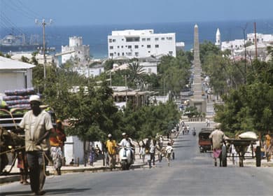 Madaxweynihii Hore Sheekh hariif Sheekh Axmed oo Oggolaaday Dadaallada Xalraadinta Xiisadda Muqdisho