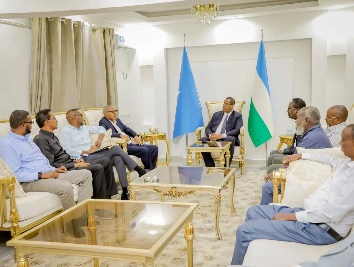 Madaxweyne Lugatoor oo qaabilay guddoomiyayaasha gobolada Puntland.
