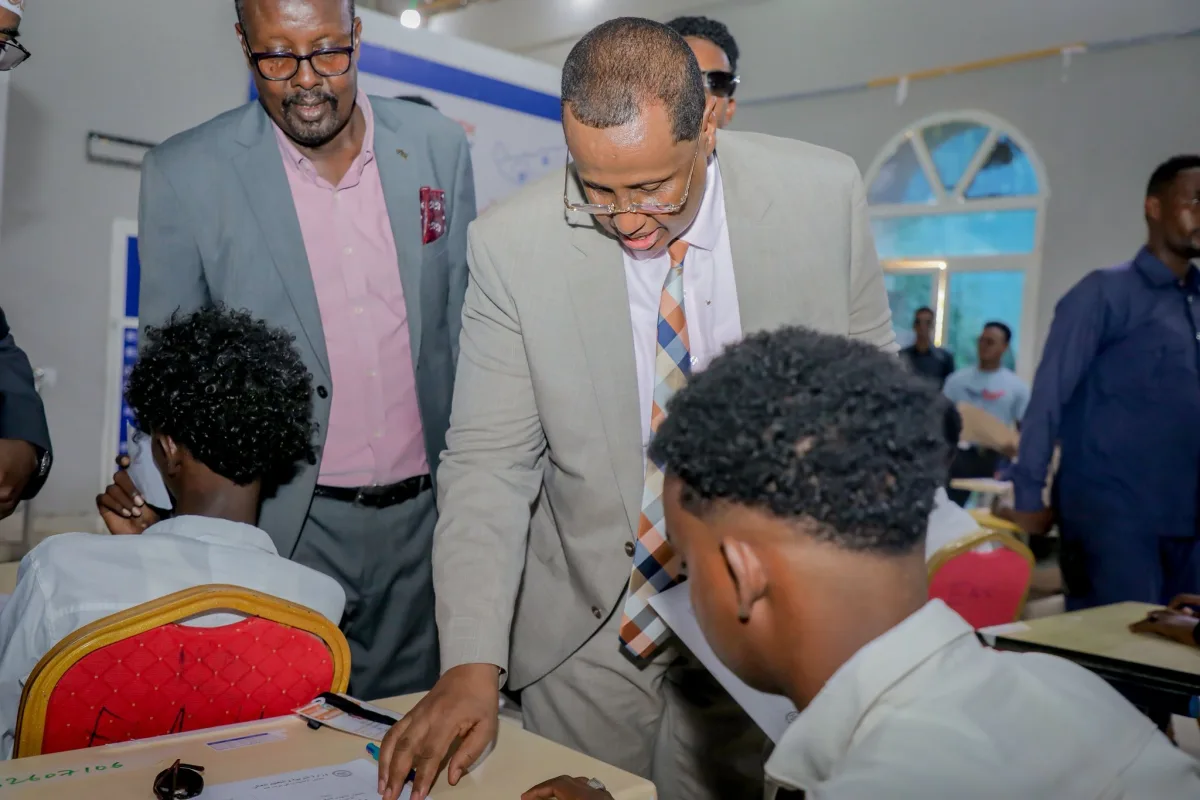 Madaxweyne Lugatoor oo Imtixaan u furay 25,221 oo arday reer Puntland ah.