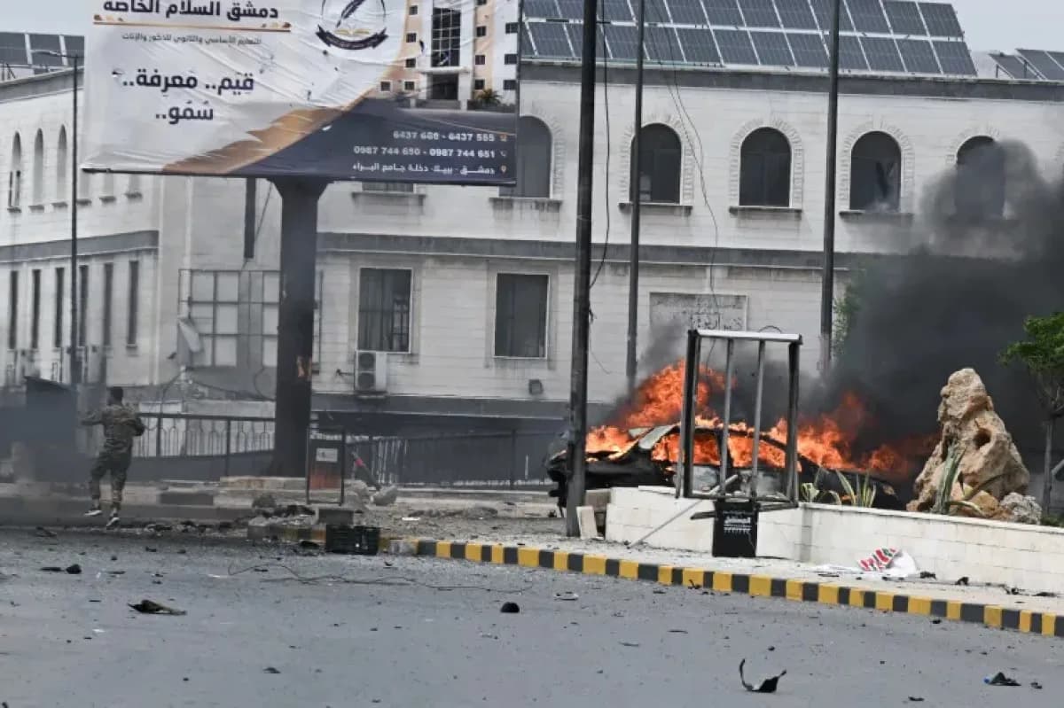 Sawir war oo la xiriira Suuriya: Qarax ka dhacay caasimadda Dimishiq