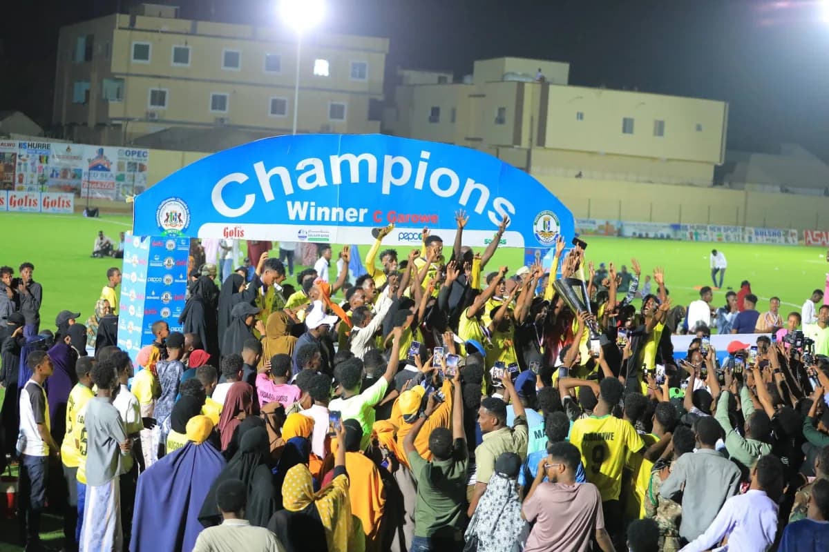 Xulkii ku guulaystey koobka caasimadaha gobolada Puntland oo Garoowe lagu soo dhaweeyey.