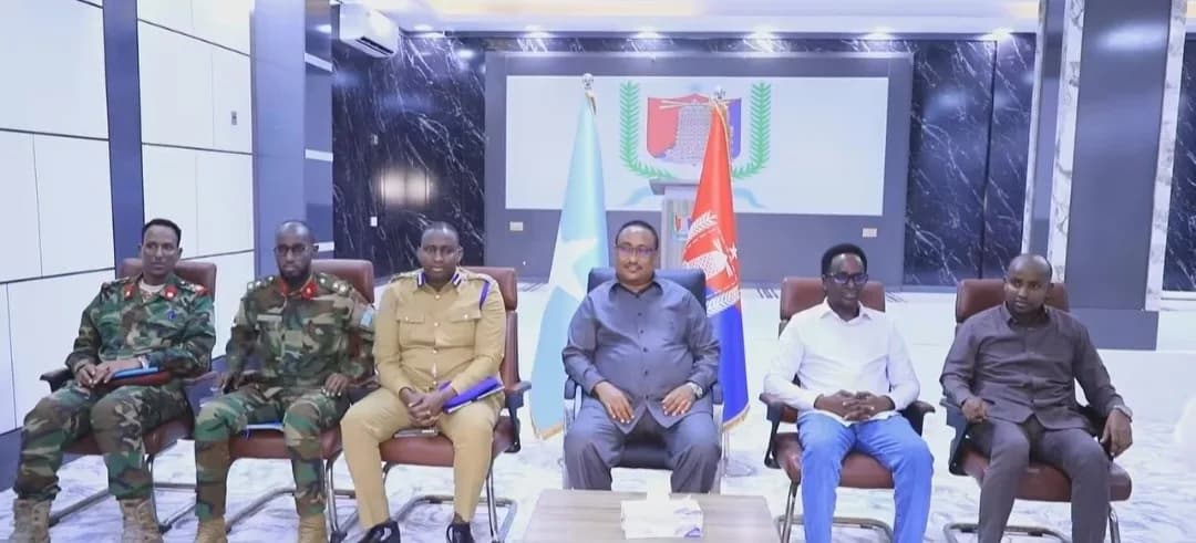 Sheekh Shariif oo ciidamo la duldhigay & mudaharaadyadii mucaaradka oo goobo loo asteeyey.