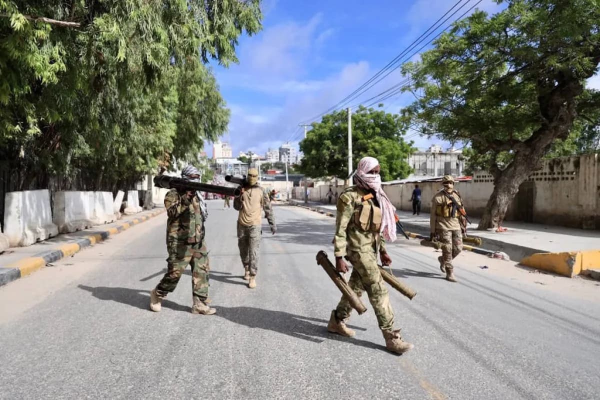 Sawir war oo la xiriira Xaaladda Muqdisho oo kacsan xilli uu khasaare xooggan ka dhashay dagaalkii xalay.
