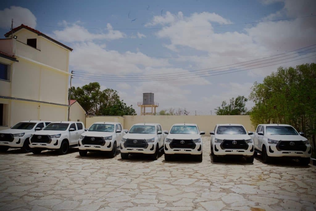 Deni oo gaadiid ku wareejiyay gudoomiyayaasha gobolada Puntland