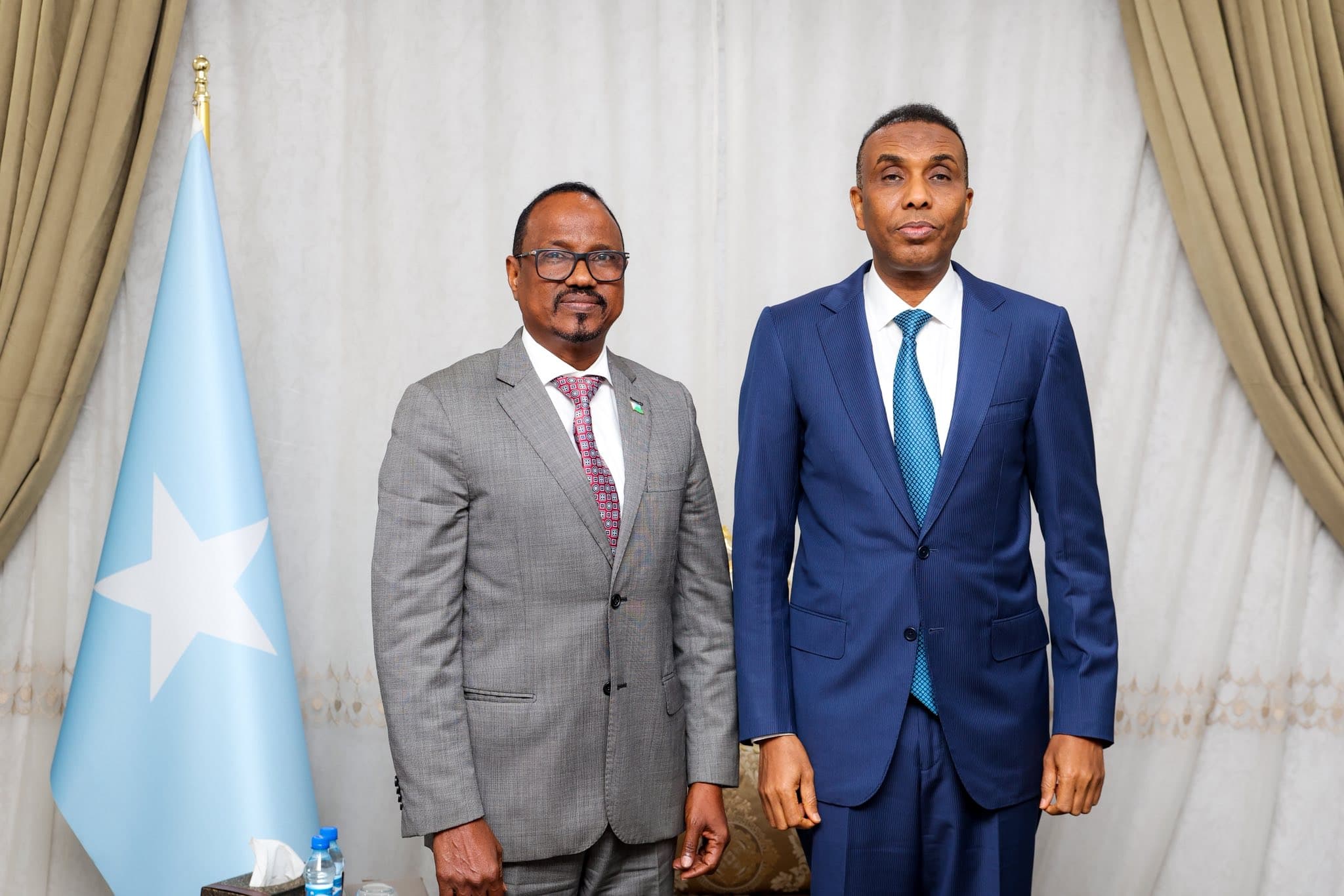 Ra'iisul Wasaaraha Soomaaliya oo soo dhoweeyay safiirka cusub ee Jabuuti, kuna baaqay in la xoojiyo xiriirka labada dal