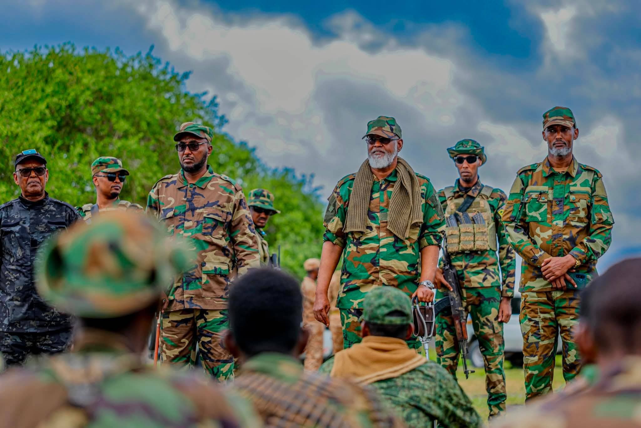 Madaxweynaha Jubaland oo booqday ciidamada Daraawiishta, kuna dhawaaqay howl-gallo cusub oo ka dhan ah Al-Shabaab