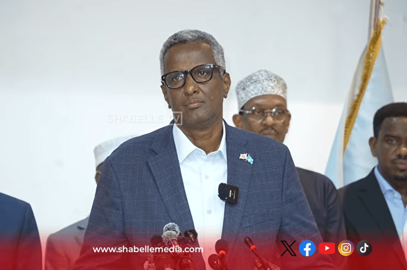 Sawir war oo la xiriira Xildhibaan Cabdiraxmaan Cabdishakuur oo dhaliilay muddo kordhinta dowladda