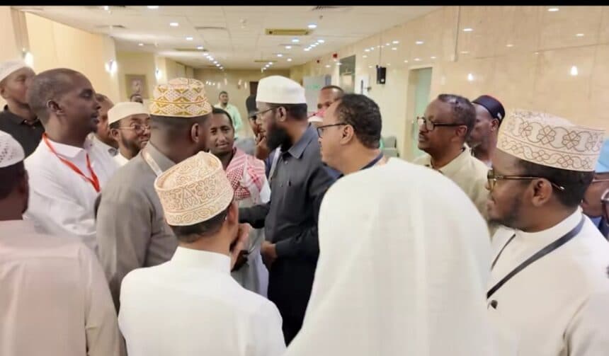 Wasiirka Awqaafta oo Kormeeray Adeegyada La Siinayo Xujeyda Soomaaliyeed ee Madinah