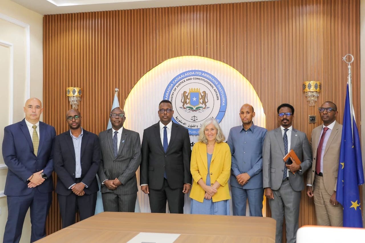 Sawir war oo la xiriira Soomaaliya, EU iyo UNDP oo ka wada hadlaya ballaarinta helitaanka cadaaladda dalka oo dhan