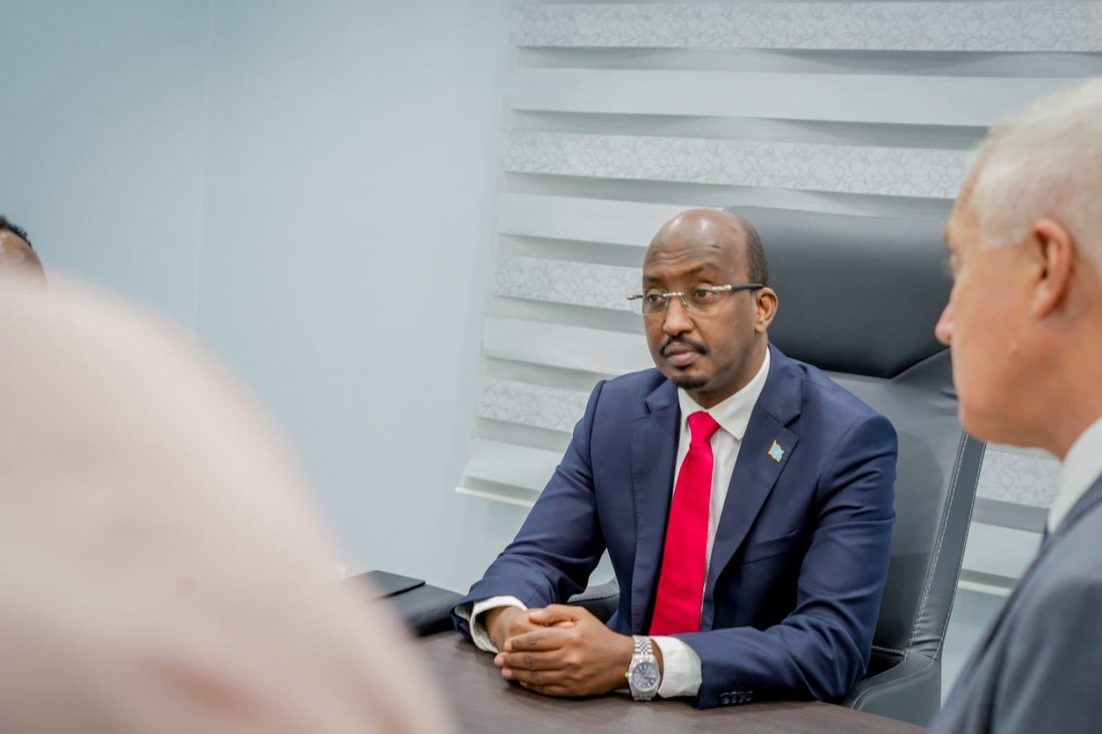 Wasiirka Kalluumeysiga oo la kulmay Agaasimaha UNECA ee Bariga Afrika si loo horumariyo iskaashiga Dhaqaalaha Buluugga