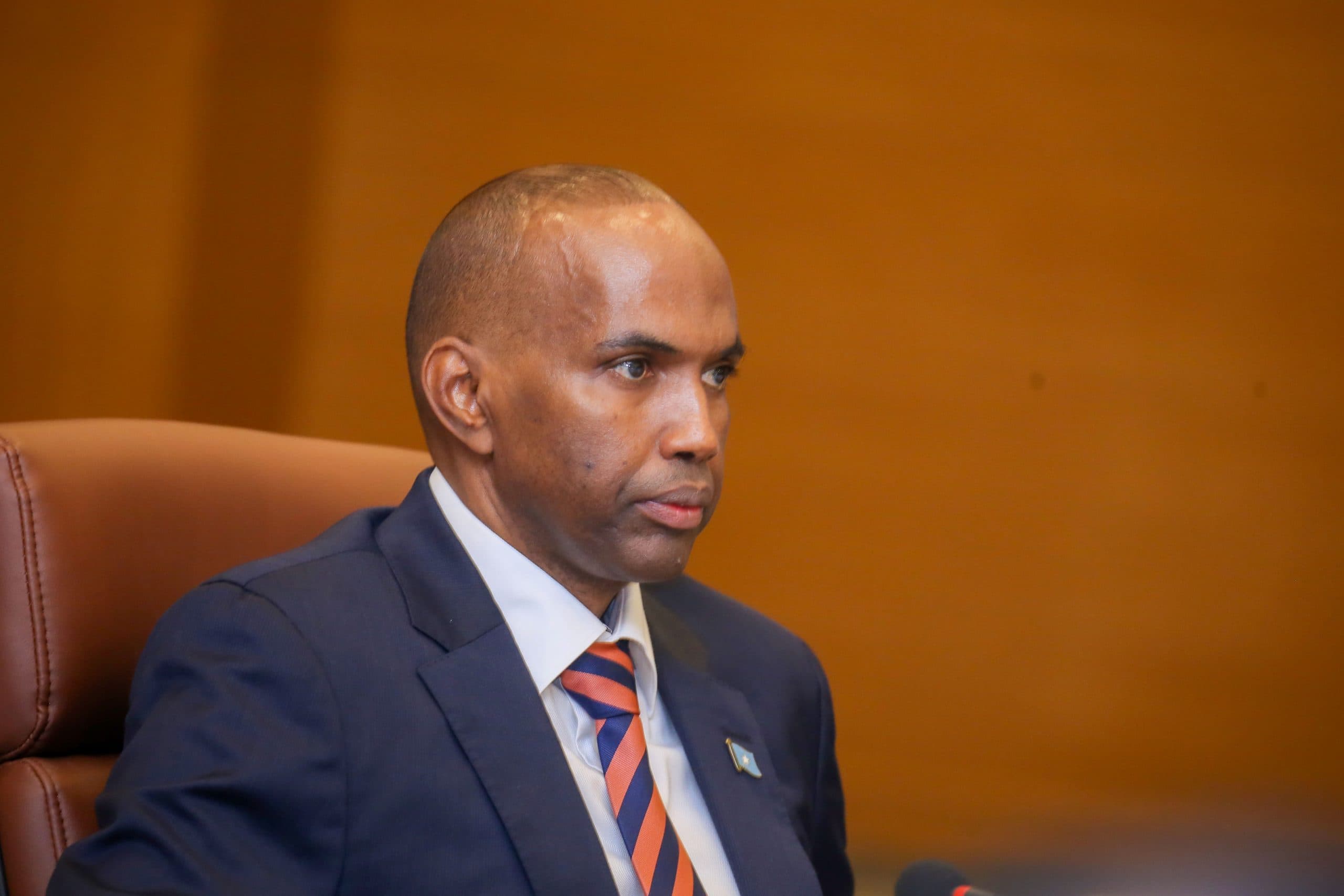 Daawo: Khayre oo digniin culus u diray Macallin Mahdi