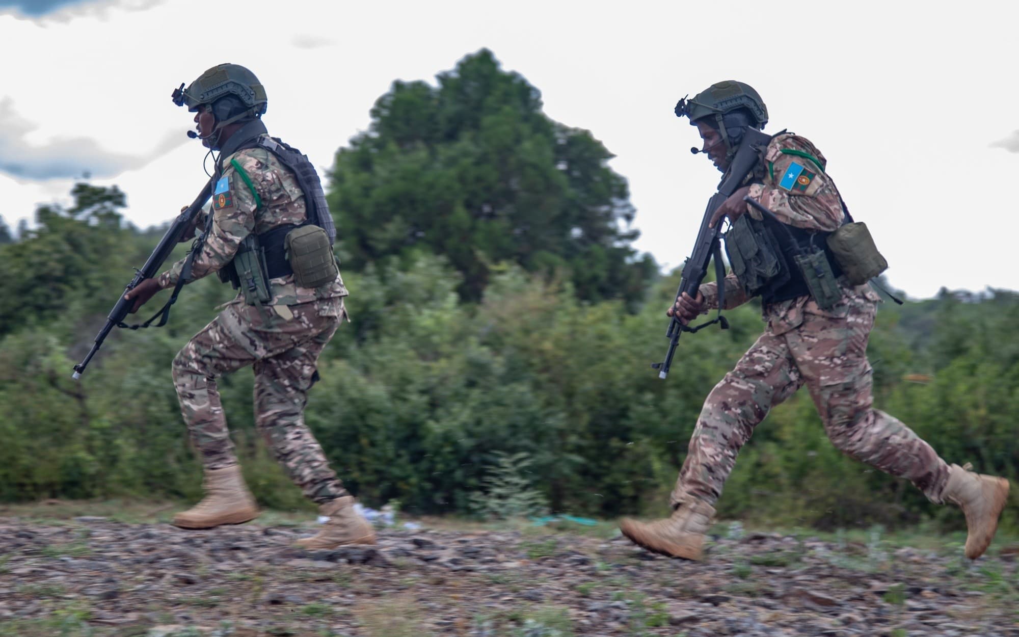 Sawir war oo la xiriira Ciidamada DF oo duleedka Muqdisho kasoo qabtay hub iyo dagaal-yahano ka tirsan Al-Shabaab