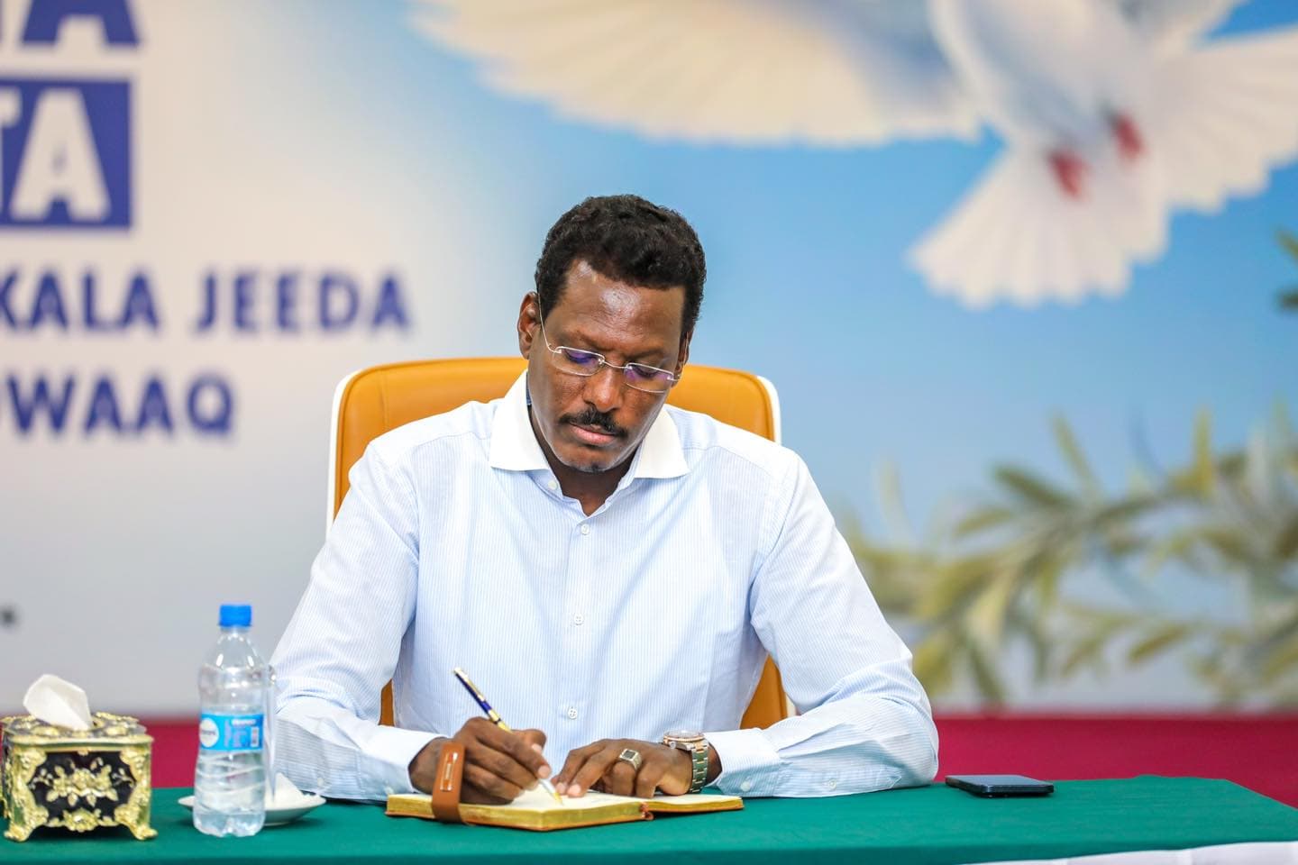 Sawir war oo la xiriira Xog: Madaxweyne Qoor Qoor oo tallaabo culus qaadaya xilli DF…