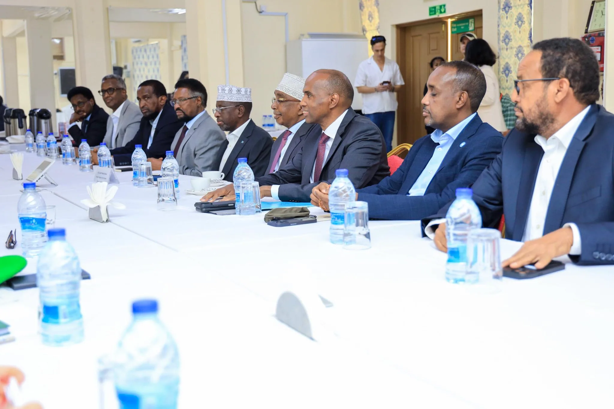 Sawir war oo la xiriira Daawo: Mucaaradka DF oo markale iclaamiyay banaanbax wayn + Ujeedka