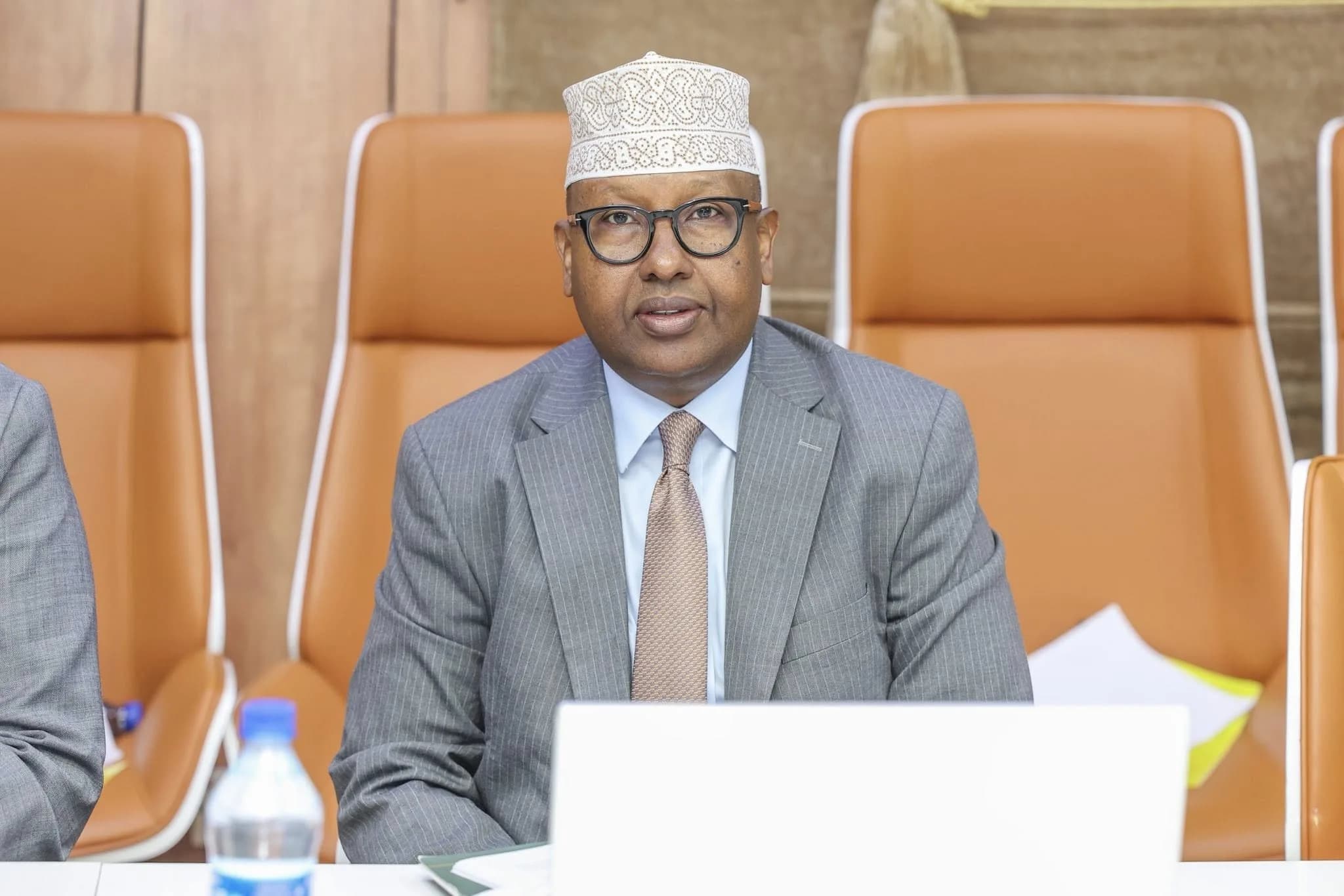 Sawir war oo la xiriira Wasiir Fiqi “Mucaaradka gacmaha ayaa la idinka jabinayaa” + Qeyla dhaanta mucaaradka