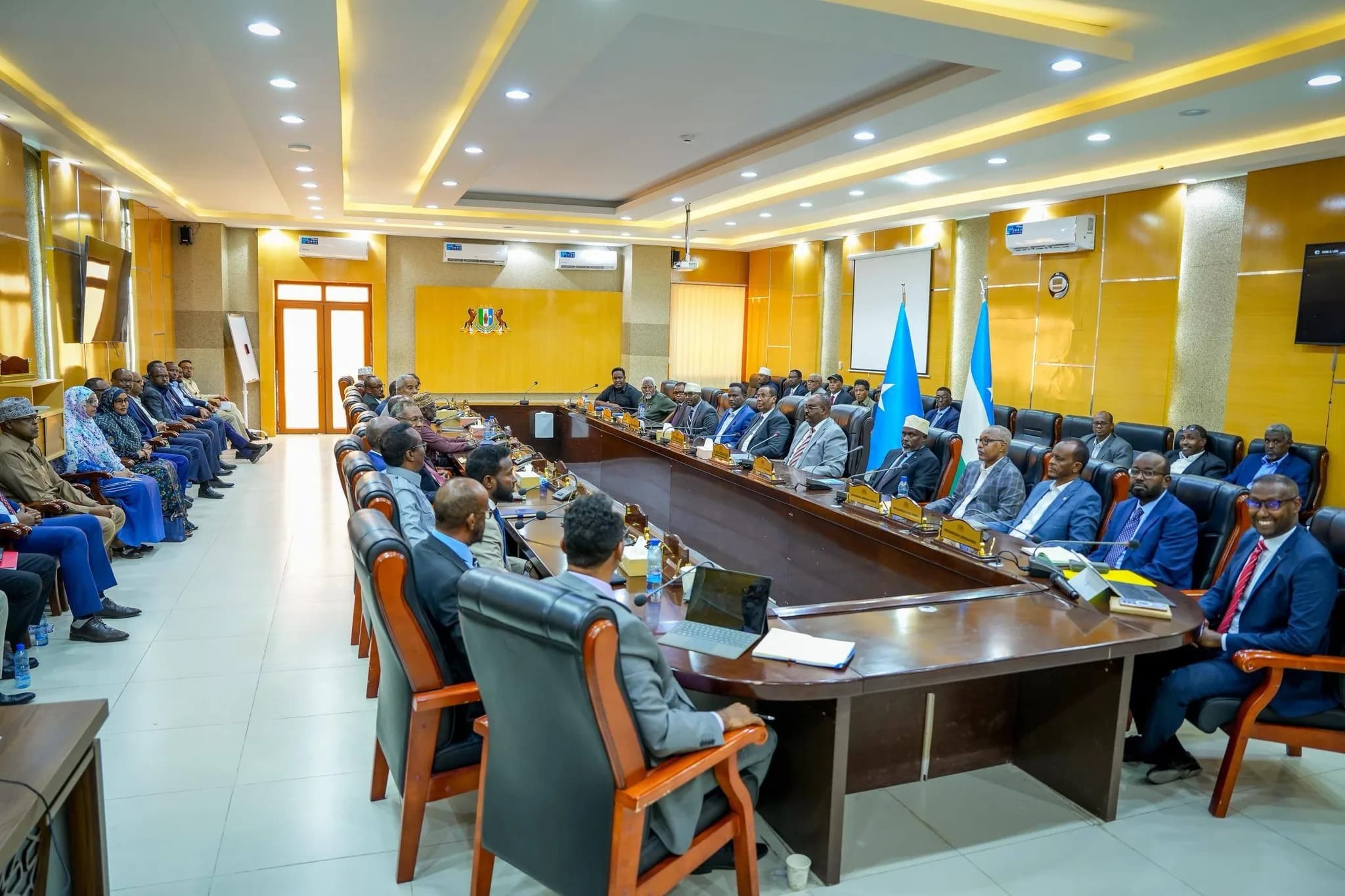 Sawir war oo la xiriira Puntland oo ku dhawaaqday inay dhamaatay sharciyadii DF, kana dalbatay b/caalamka in…