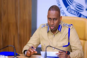 Ciidamada ammaanka Soomaaliya ayaa baaritaan ku sameeyay degmada Abdiaziz si ay u soo ceshadaan hub sharci darro ah ka dib dagaalladii Muqdisho